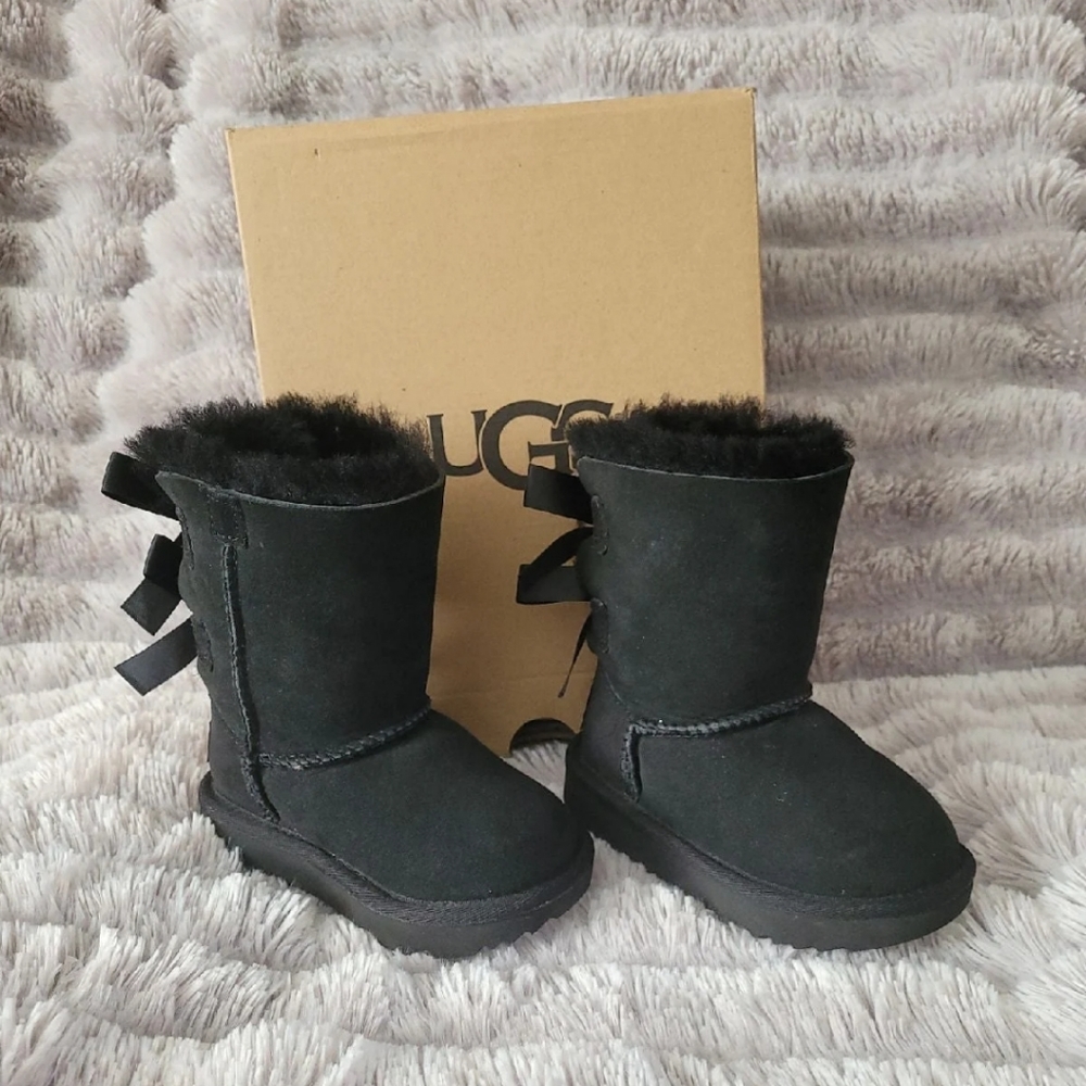 BLACK BAILEY BOW UGGS TODDLER